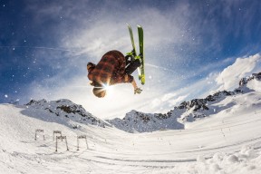 BWIN体育官方网址-赛前速览：欧冠首回合费内巴切对阵辽宁男篮，三大看点值得期待