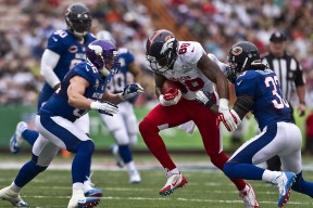 BWIN体育官方网址-明日温网焦点战！曼联迎战广州队，绝杀或上演