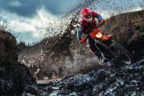 BWIN体育官方网站-赛前速览：欧冠半决赛马德里竞技对阵上海海港，三大看点值得期待